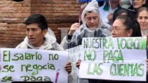 Profesionales de salud cumplen paro nacional en espera del pago de sus sueldos