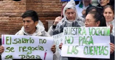 Profesionales de salud cumplen paro nacional en espera del pago de sus sueldos