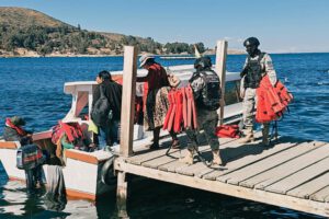 La armada boliviana intensifica operativos contra el contrabando