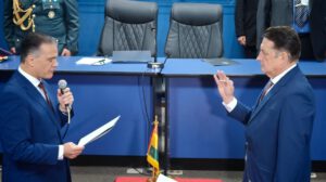 Juramento del nuevo Viceministro de Defensa Civil, Roberto Rivero Zimmermann.