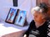 Tanía Valdivia, madre de Iván, uno de los jóvenes que murieron tras ser reclutados por Rusia para la guerra con Ucrania, participa en un velorio simbólico este martes, en Santa Cruz (Bolivia).