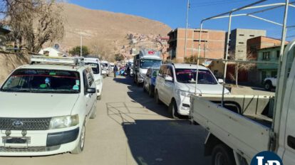 filas por combustible en Oruro