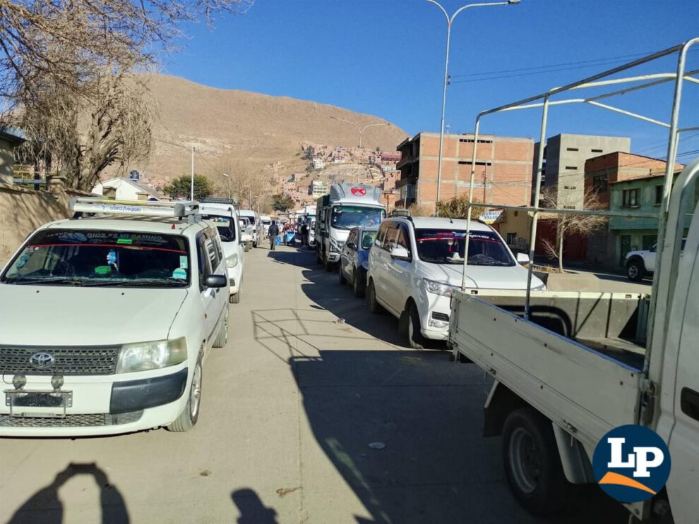 filas por combustible en Oruro