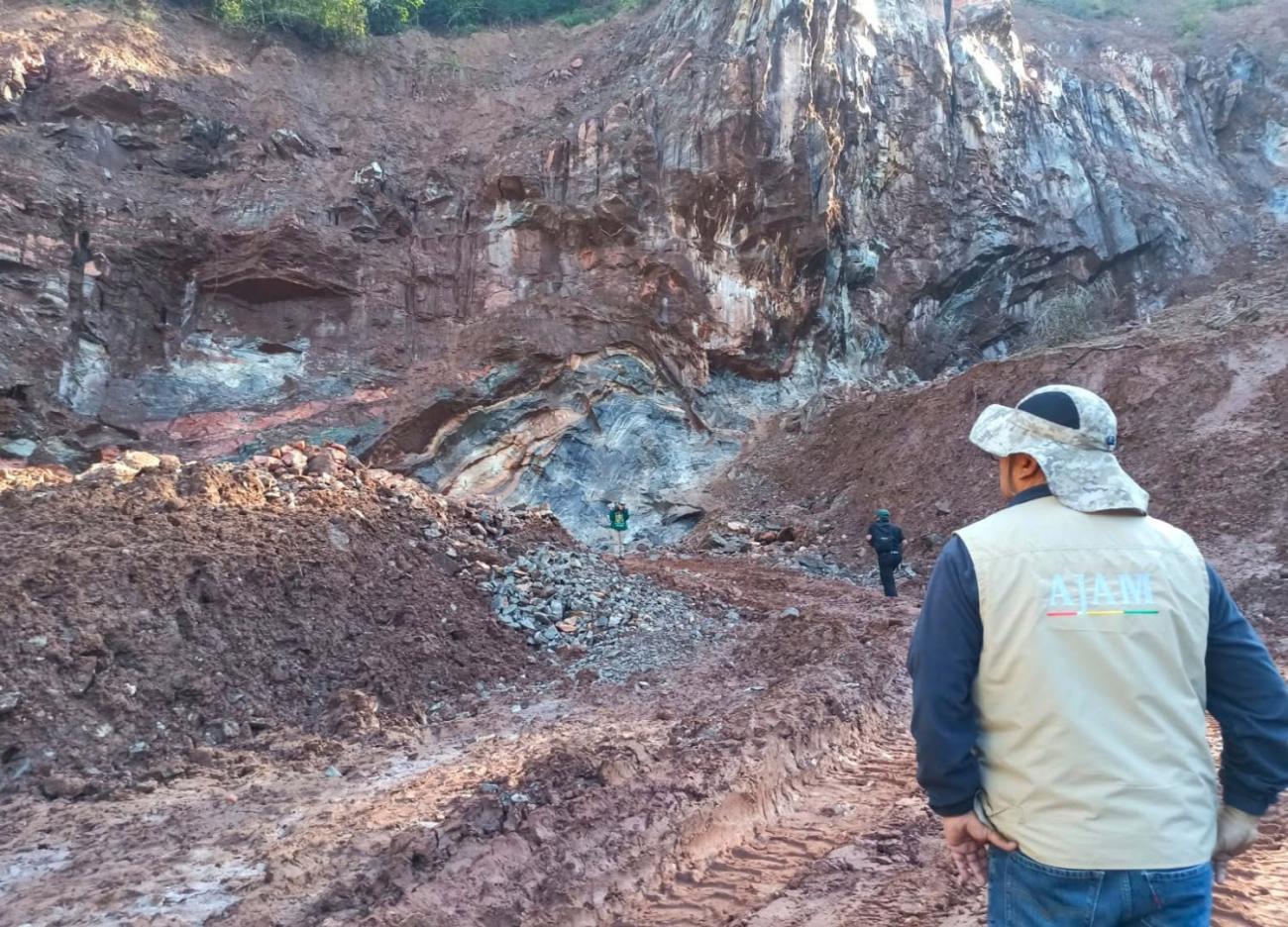 Comisión técnica de la AJAM supervisa las labores de excavación en el área revertida Martin Olguita