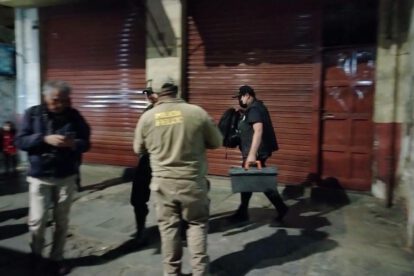 Policía Boliviana en el lugar del presunto infanticidio en Cochabamba.
