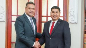Luis Revilla y Diego Paco sostuvieron un encuentro en el que primó el diálogo