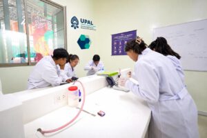 En la UPAL Oruro formamos bioquímicos farmacéuticos que transforman el conocimiento científico en soluciones innovadoras