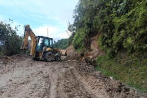 Paz explicó que se prevé inyectar en una primera fase al menos Bs 1.000 millones en obras viales y otros proyectos.