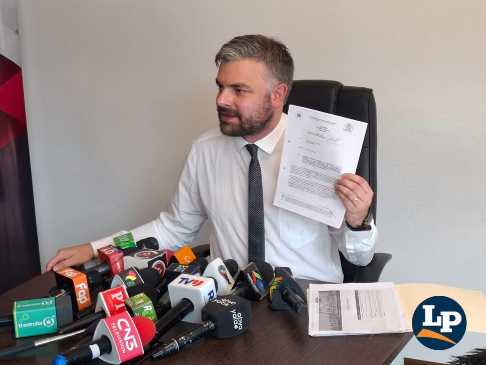 El senador Ormachea en conferencia de prensa
