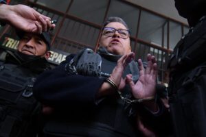 El excomandante de las Fuerzas Armadas, Juan José Zuñiga al salir del juzgado de La Paz, luego que se suspendiera el juicio oral por la toma militar de plaza Murillo del 26 de junio de 2024