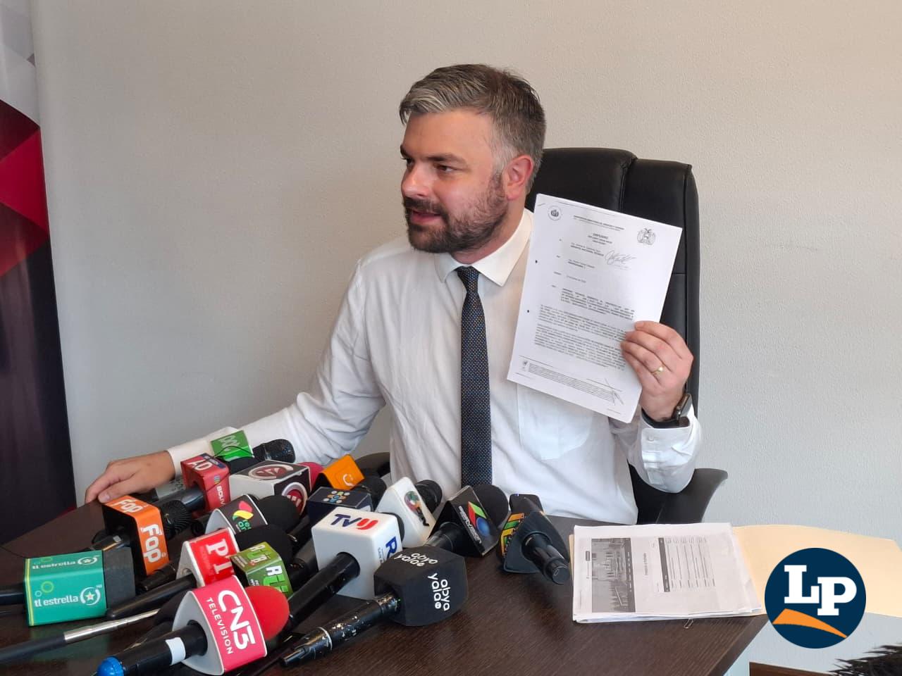 El senador Ormachea en conferencia de prensa
