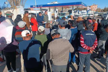 reunion de autoridades con responsables de YPFB