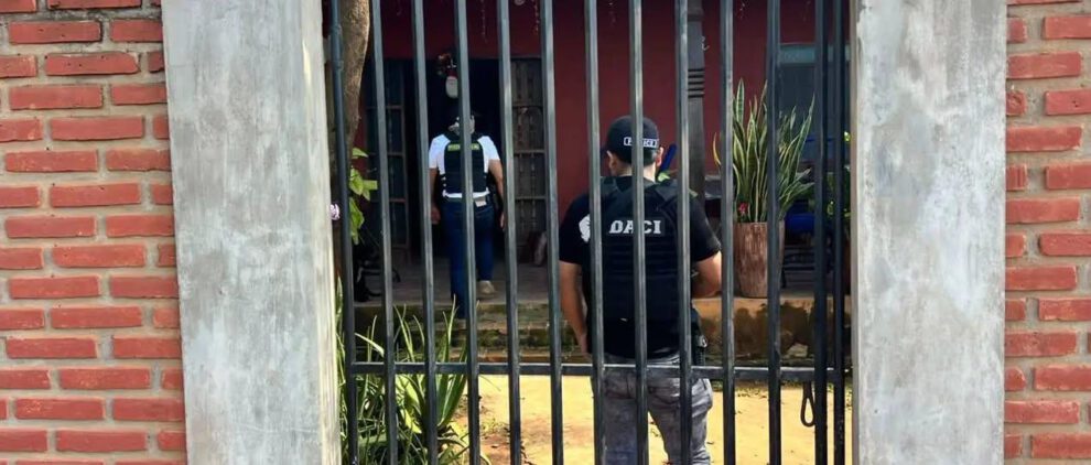 policias