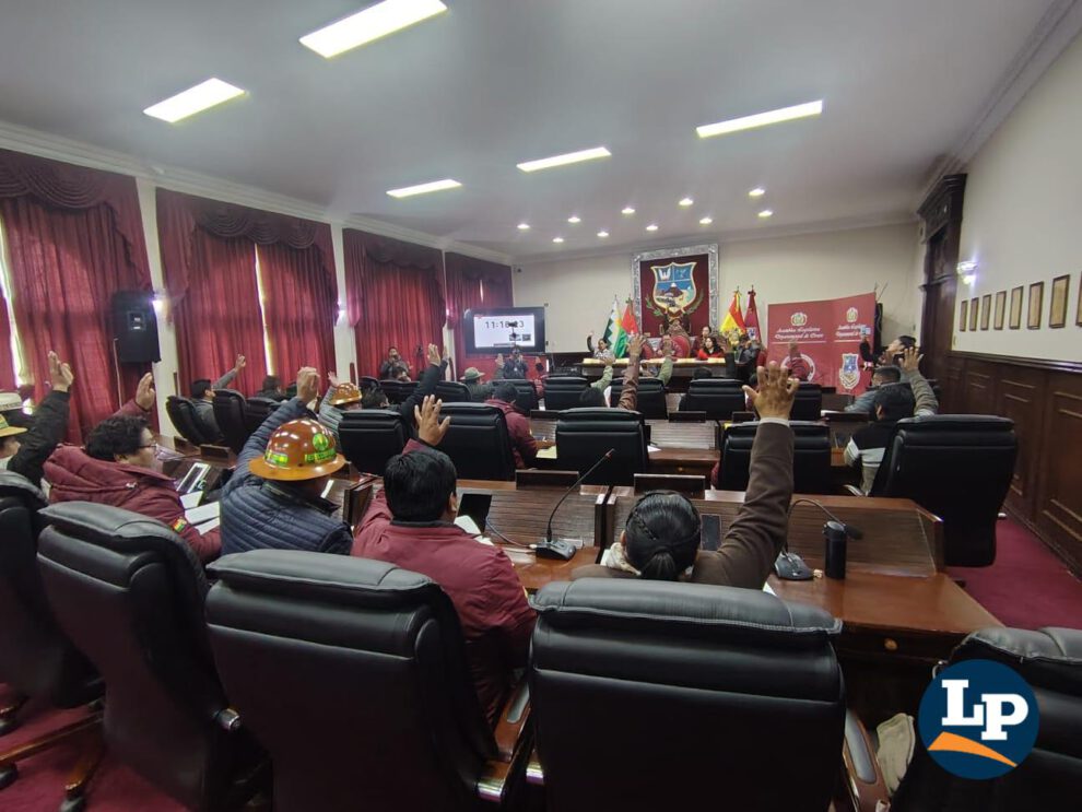 sesión de la Asamblea Legislativa Departamental de Oruro