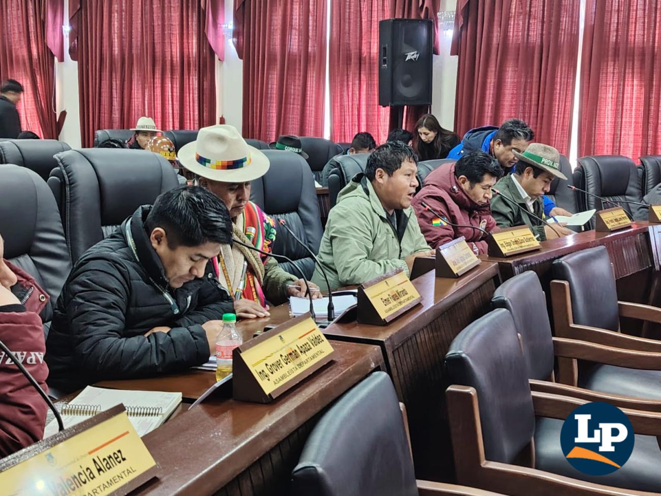 sesión de la Asamblea Legislativa Departamental de Oruro