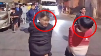Los ladrones caminaban con las manos atadas