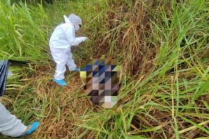 De acuerdo a la investigación preliminar del presente caso, se halló el vehículo conducido por la víctima en un taller denominado LA TUERCA, ubicado en un barrio de la ciudad de Riberalta