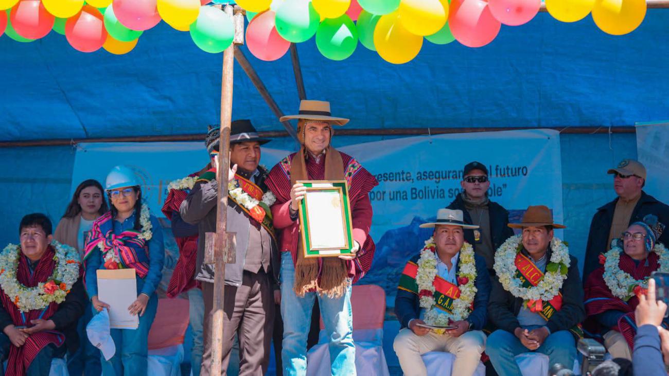 Autoridades nacionales y originarias