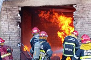 Un hombre almacenaba, combustible de forma ilegal
