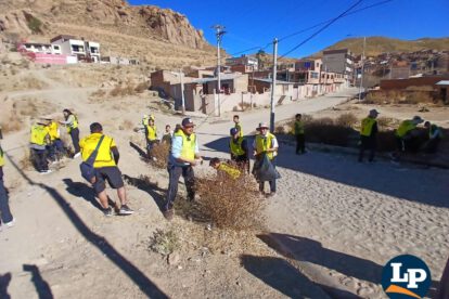 campaña de limpieza en Rumy Campana Oruro