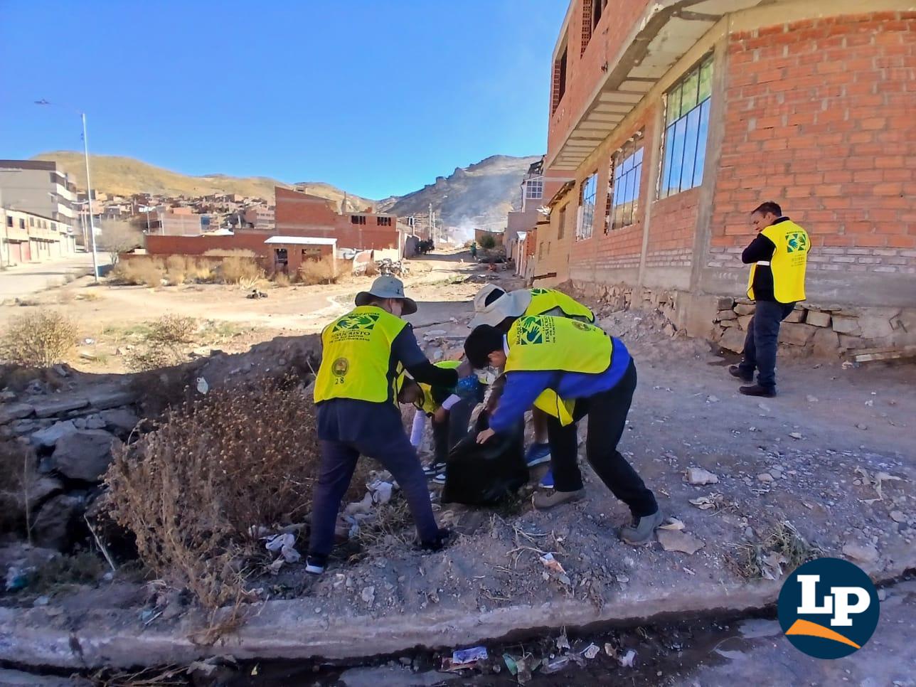 campaña de limpieza en Rumy Campana Oruro
