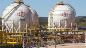 Gobierno descarta privatizar YPFB y anuncia reestructuración