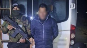 FELCN intercepta pasajero con cocaína en Oruro