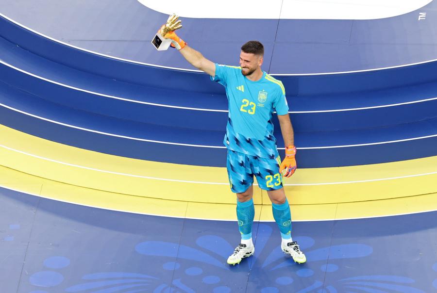 UNAI SIMON