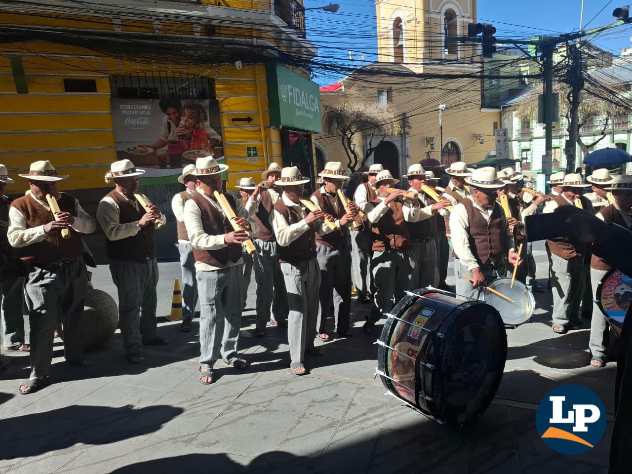 La música también resaltó las cualidades de Turco