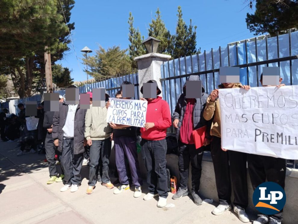 Padres de familia y estudiantes