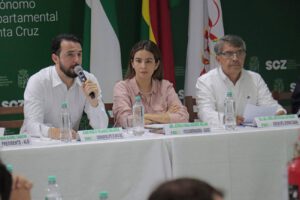 El gobernador Juan Pablo Velasco