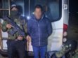 Efectivos de la Felcn junto al sujeto aprehendido en el punto de control Vito Challacollo
