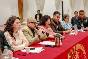 La ministra de Salud y Deportes, Marcela Flores informó que se tiene previsto reasignar ítems para los nueve departamentos