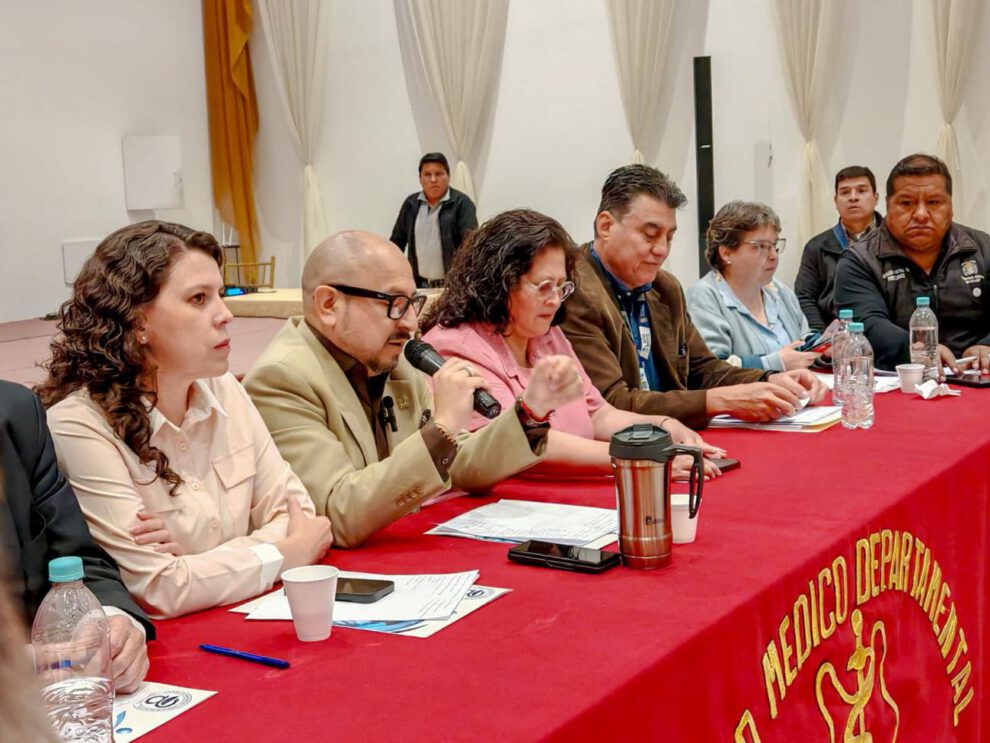 La ministra de Salud y Deportes, Marcela Flores informó que se tiene previsto reasignar ítems para los nueve departamentos