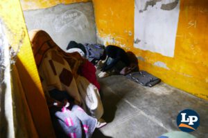 Las ocho mujeres aprehendidas ingresaron a la carceleta de la Fiscalía Departamental tras el operativo