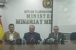 El ministro de Minería en conferencia de prensa
