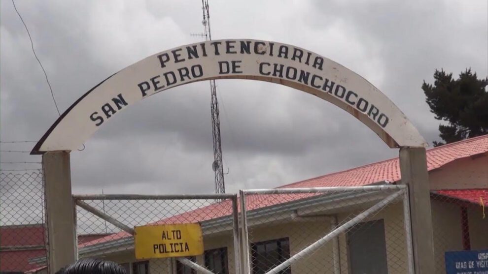 El Ministerio Público imputó a los efectivos por incumplimiento de deberes, asociación delictuosa y asesinato tras la muerte de un interno brasileño