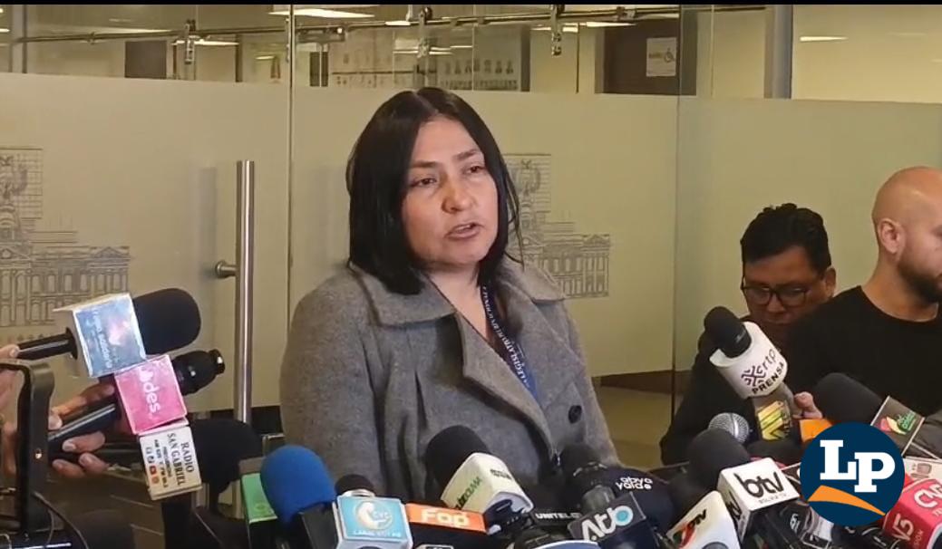 La diputada Guerrero en conferencia de prensa