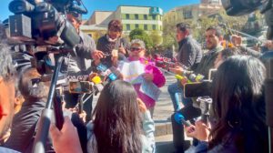 Las asociaciones hicieron la denuncia en la Plaza Murillo