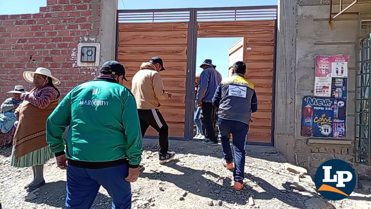 Vecinos y autoridades en el lugar del suceso