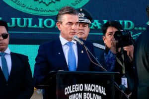 Presidente Paz afirma que los estudiantes defenderán la unidad del país