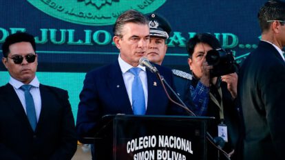 Presidente Paz afirma que los estudiantes defenderán la unidad del país