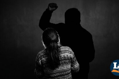 Aprehenden a un hombre por golpear a su esposa