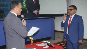 El ministro de Defensa, Ernesto Justiniano, posesionó al general Willy Pozo Torrico