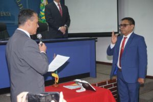 El ministro de Defensa, Ernesto Justiniano, posesionó al general Willy Pozo Torrico