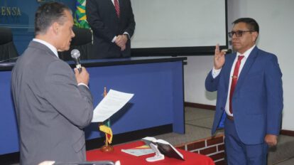 El ministro de Defensa, Ernesto Justiniano, posesionó al general Willy Pozo Torrico