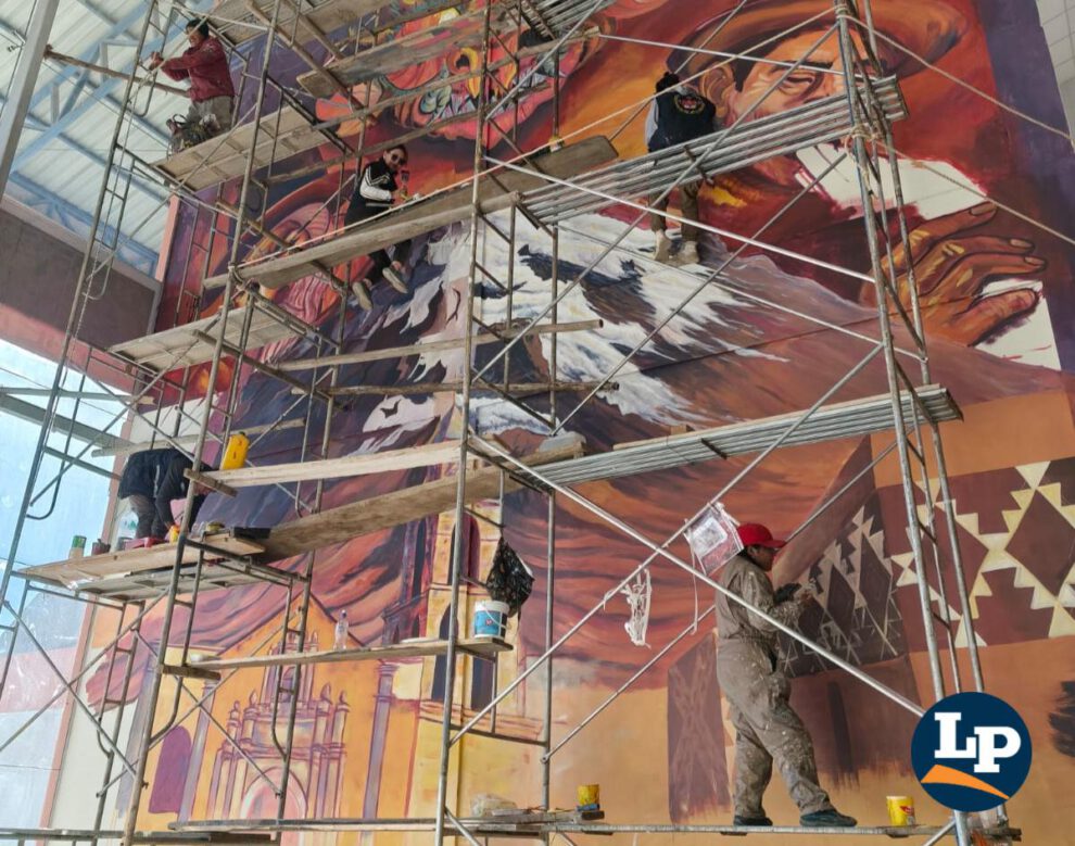 Murales Teatro Internacional Oruro