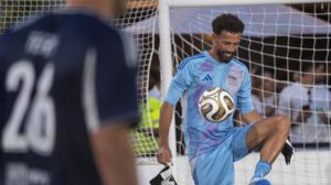 Fútbol Vozinha, Vozinha defenderá al arco de Colo Colo, Vozinha jugó el Mundial con la selección de Cabo Verde