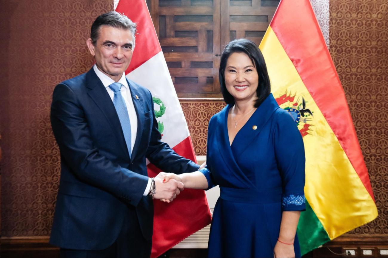 La reunión entre Paz y Fujimori se dio en el marco de la posesión de la presidente del Perú