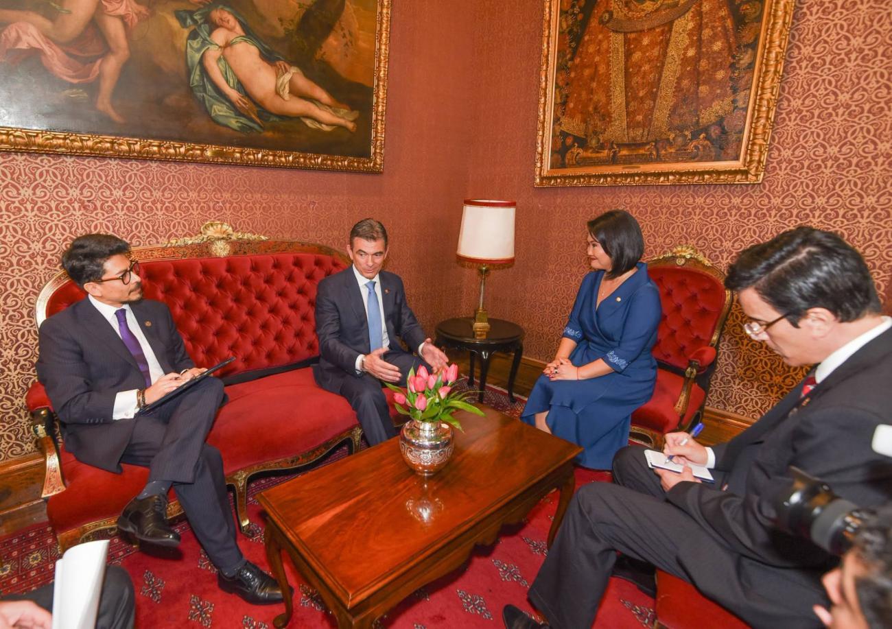 Rodrigo Paz y Keiko Fujimori